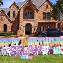 Yard Signs And Decors