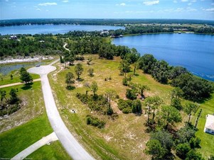 4090 Camp Shore Dr, Sebring, FL 33875