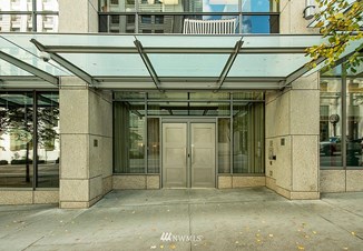 715 2nd Avenue Unit 1703, Seattle, WA 98104