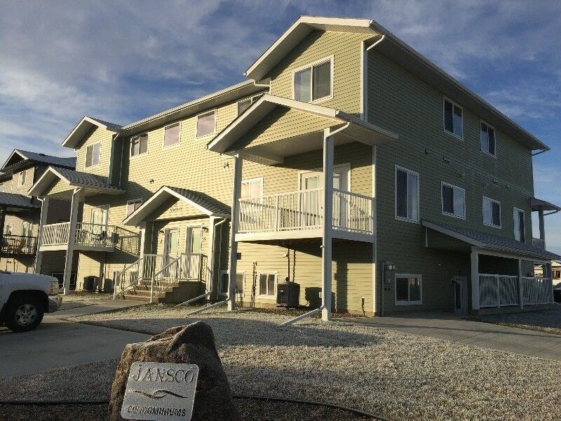 BROOKS, AB NEW, UPSCALE 1 BEDROOM CONDO FOR RENT APRIL 1st