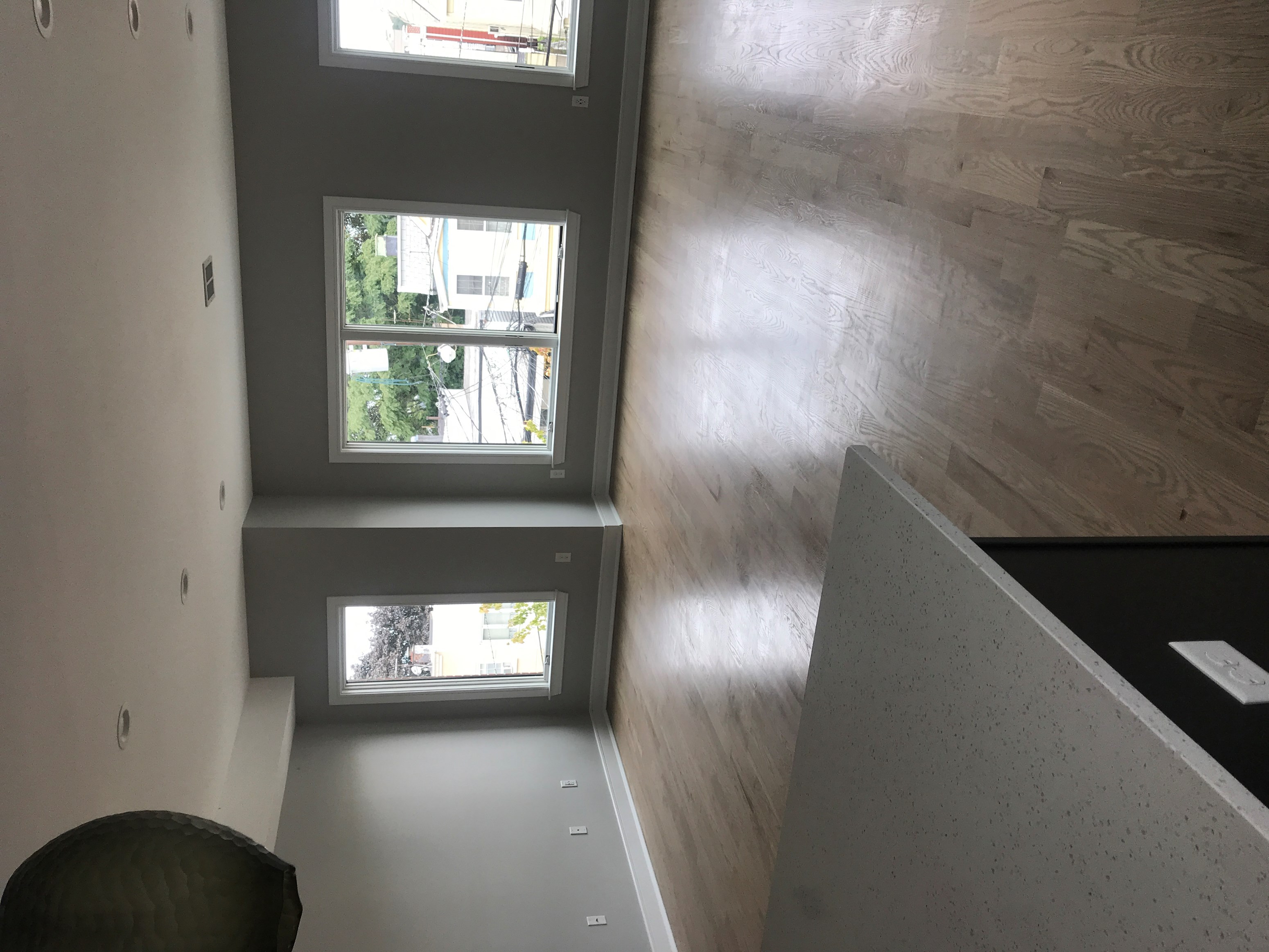 3BR 2 Full Bathroom Spacious Condo Available
