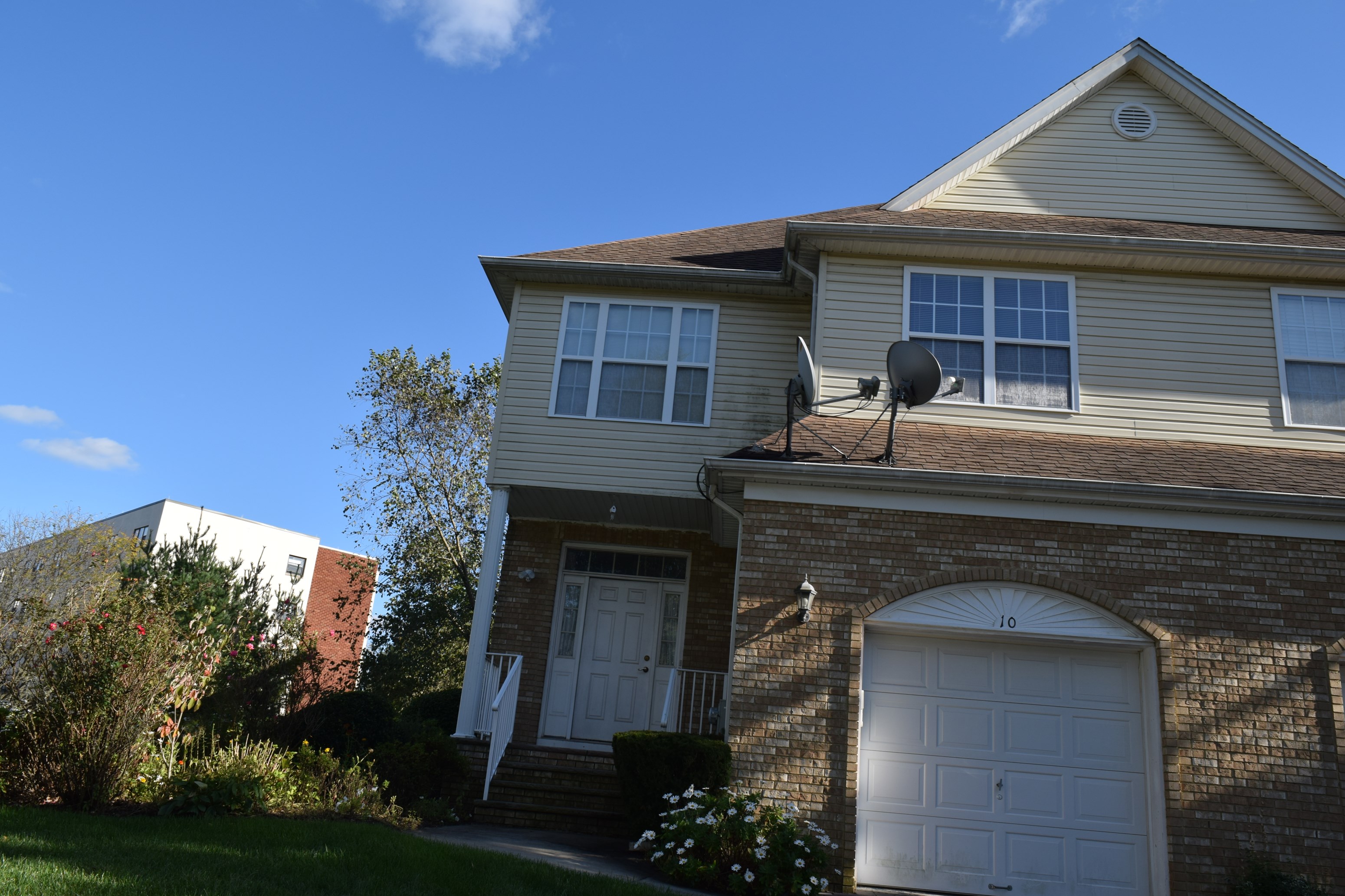 Townhouse For Rent In East Windsor, NJ