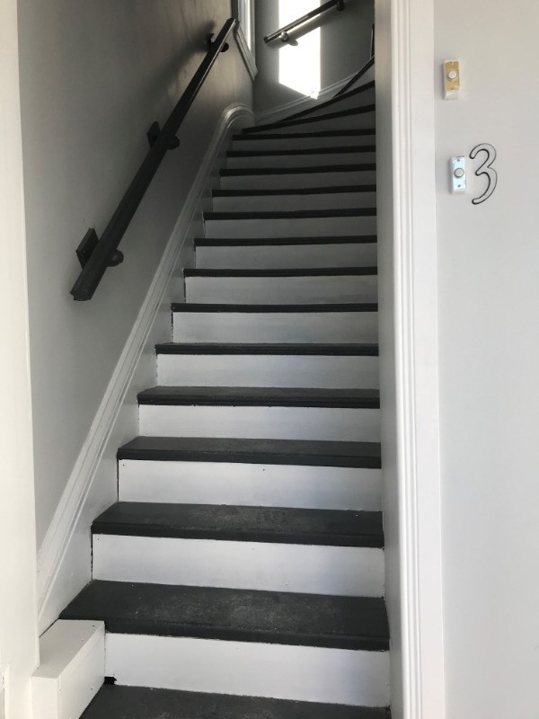 Beautiful 2 Bedroom 1Bath Apartment For Rent