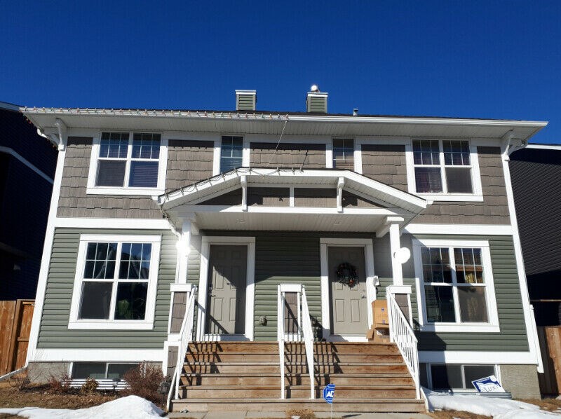 Bright 3Bed  2.5Bath Duplex/Triplex For Rent