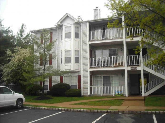 2 Bedroom 2 Bathroom Spacious End Unit Condo For Rent At Governor's Pointe, North Brunswick, NJ