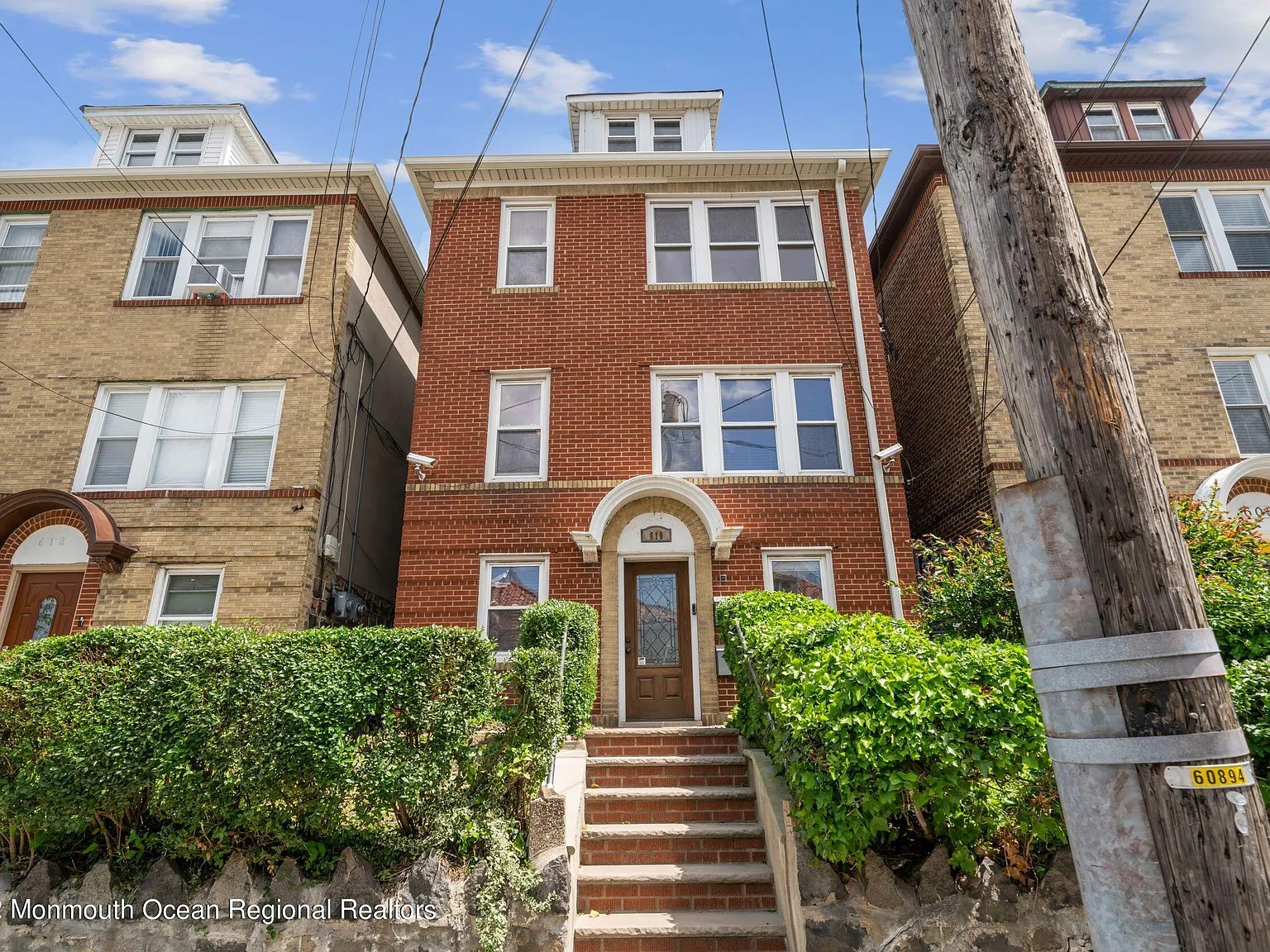 2 Bed Apartment House Available For Rent. Easy Commute To NYC, Journal Square. Call 551-399-7778
