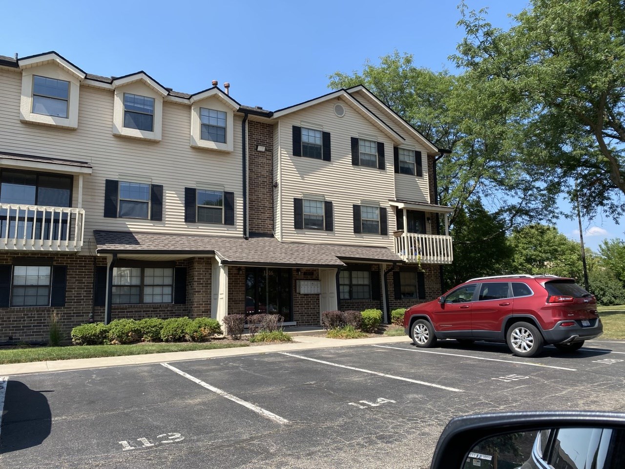 For Rent: 2 Bed, 1.5 Baths. Split Level, Next To Patel Brothers, Naperville