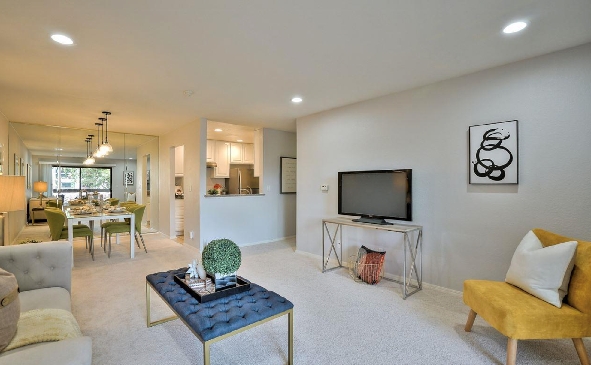 2B2B Condo In Newark In A Gated Community With All Amenities. Walking Distance To Walmart, Costco