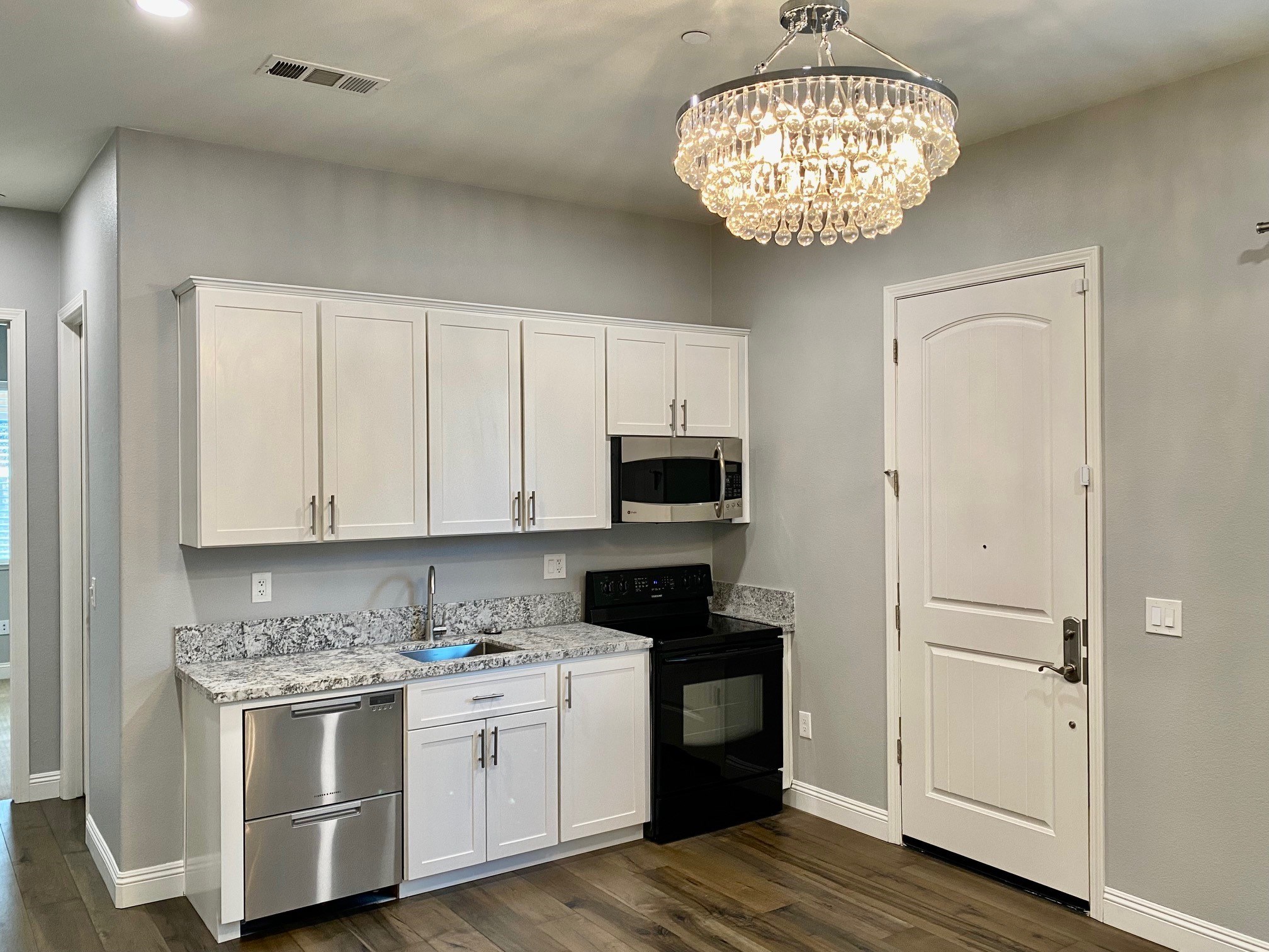 Upgraded Luxury In-law Unit With Private Entrance Available For Rent