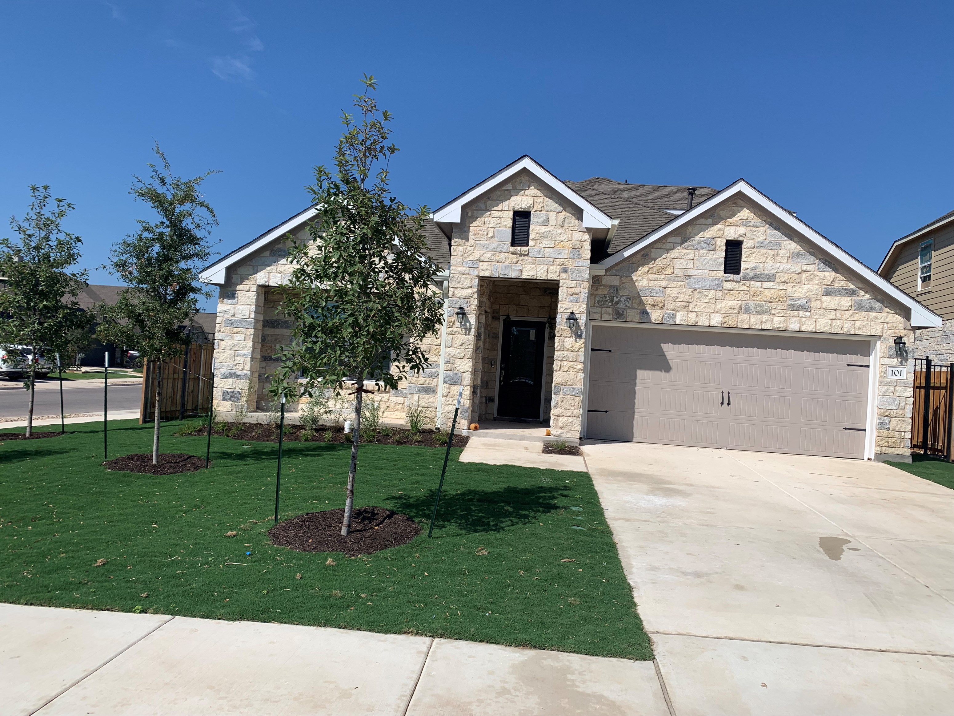 Single Family Home Available For Rent