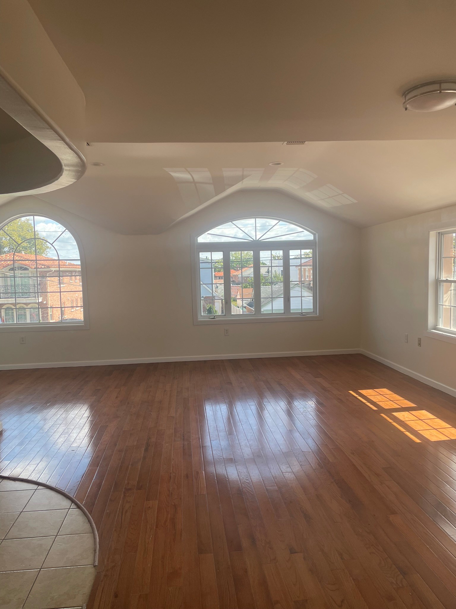 3 Bed 2 Bath Renovated Apartment, Broker Fee