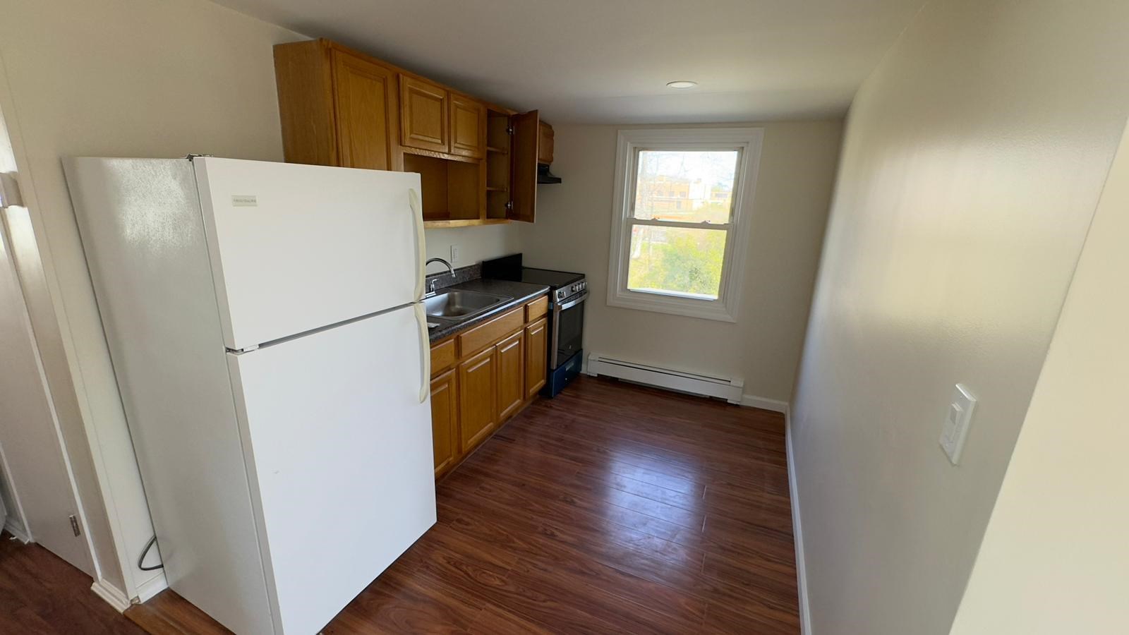 One Bedroom First Floor,Kitchen Living With Utilities