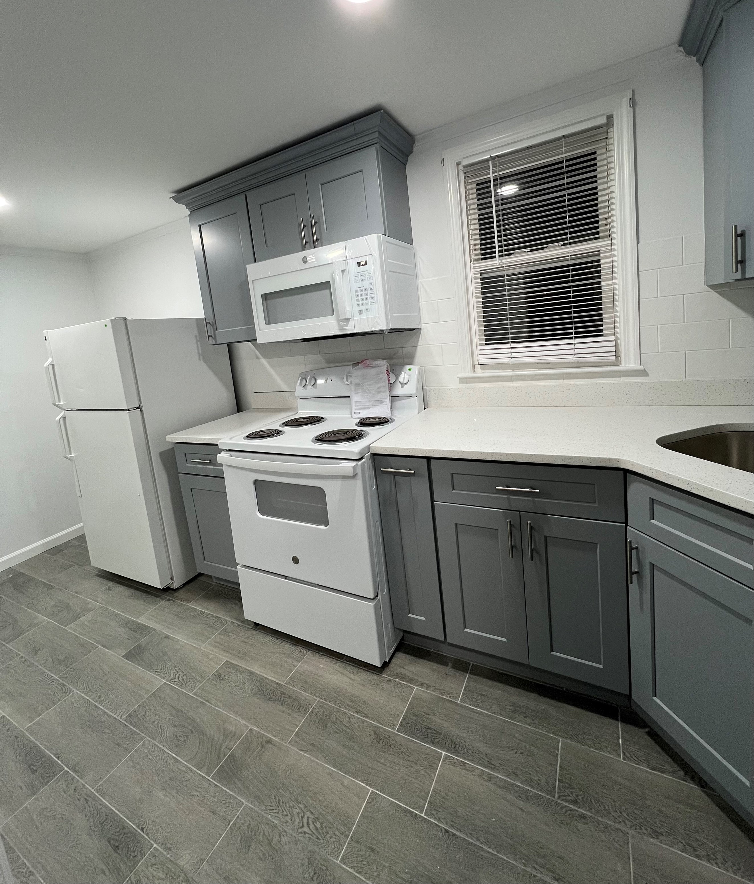 3 Bedrooms 1 Bath, Living