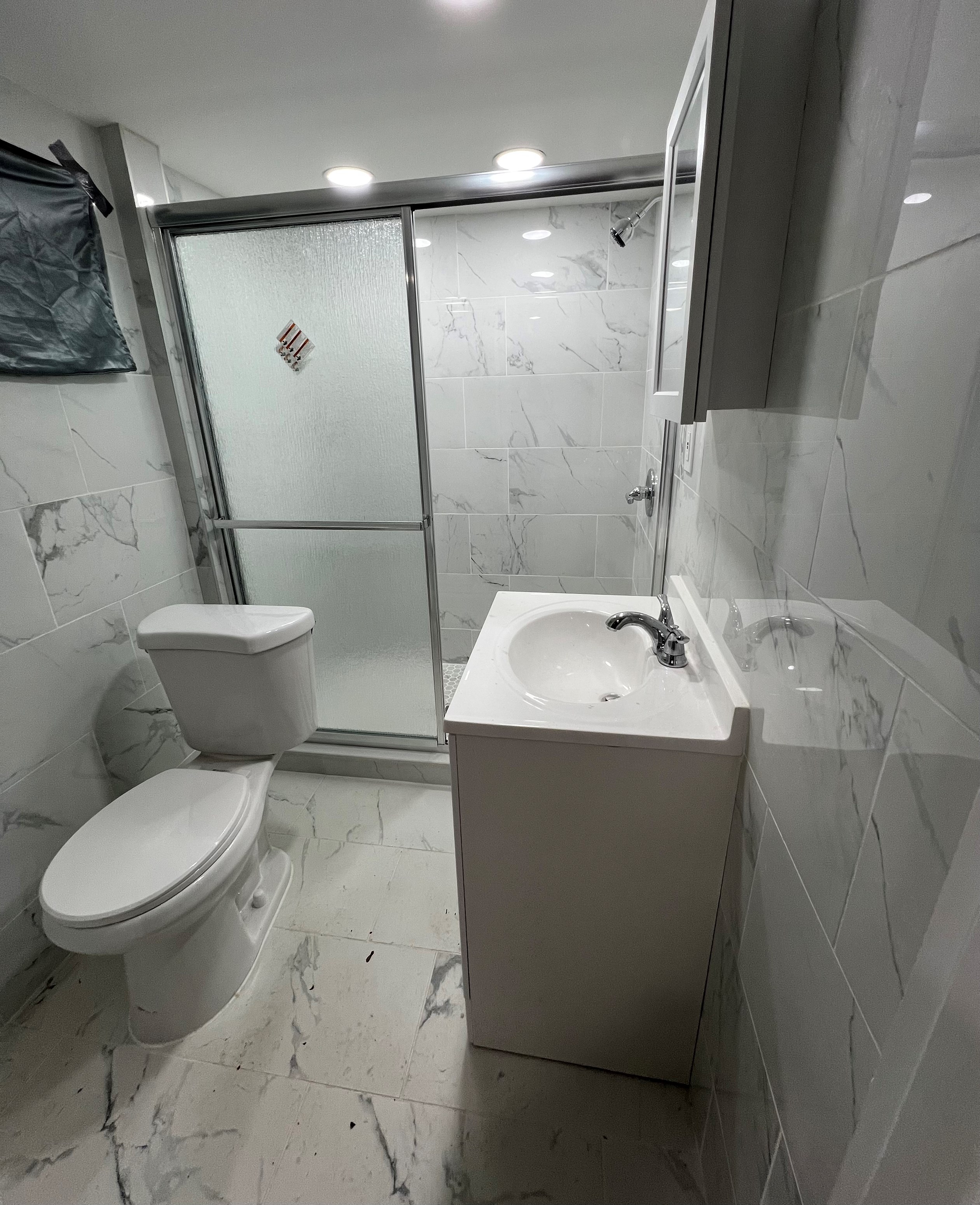 1 Bedrooms Kitchen Bath Including Utilities