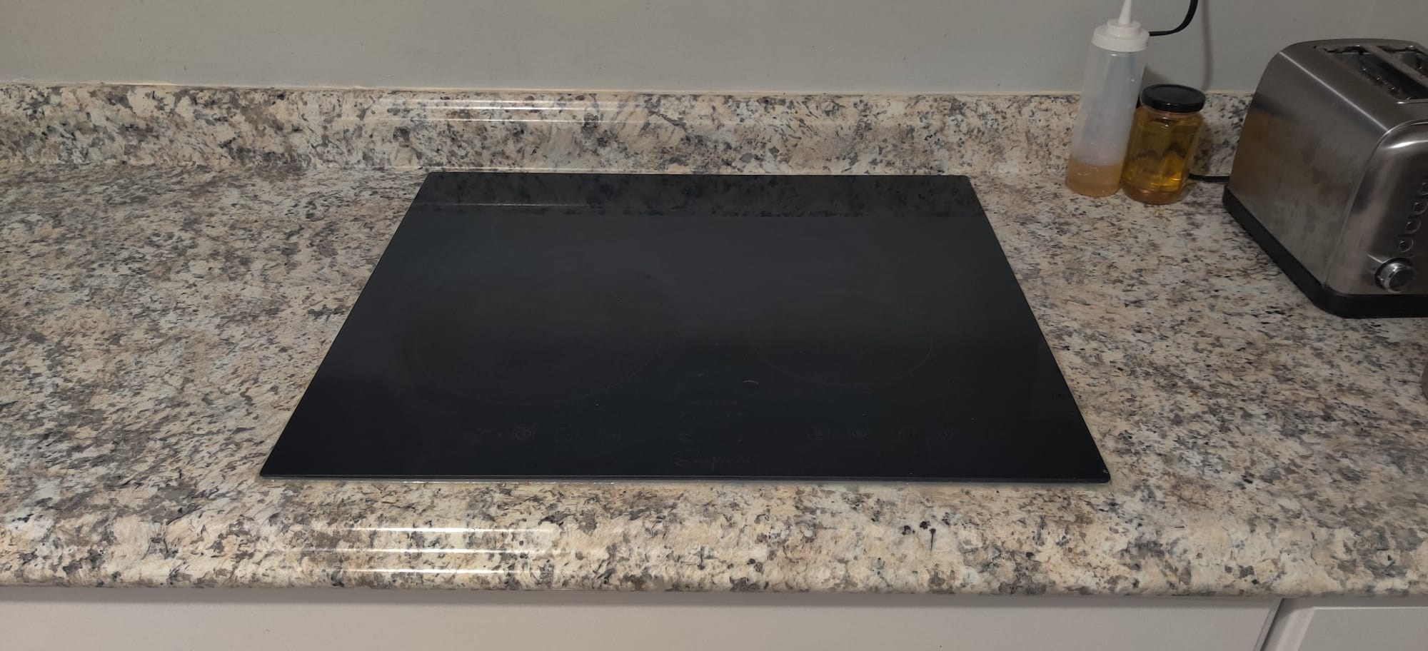 2bed 1bath Basement Apartment With Kitchen