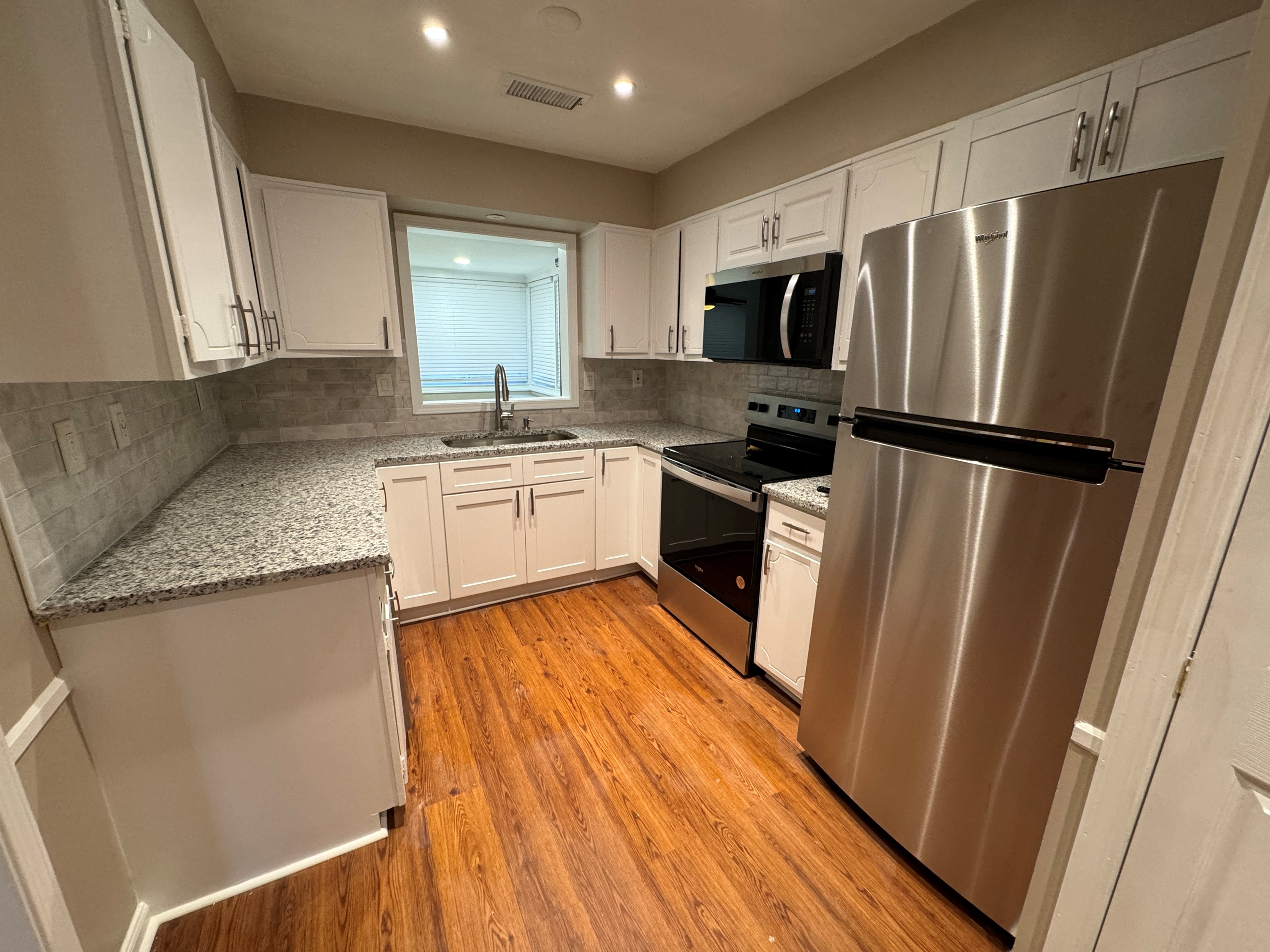 Fully Furnished Luxury 2/2 Condo