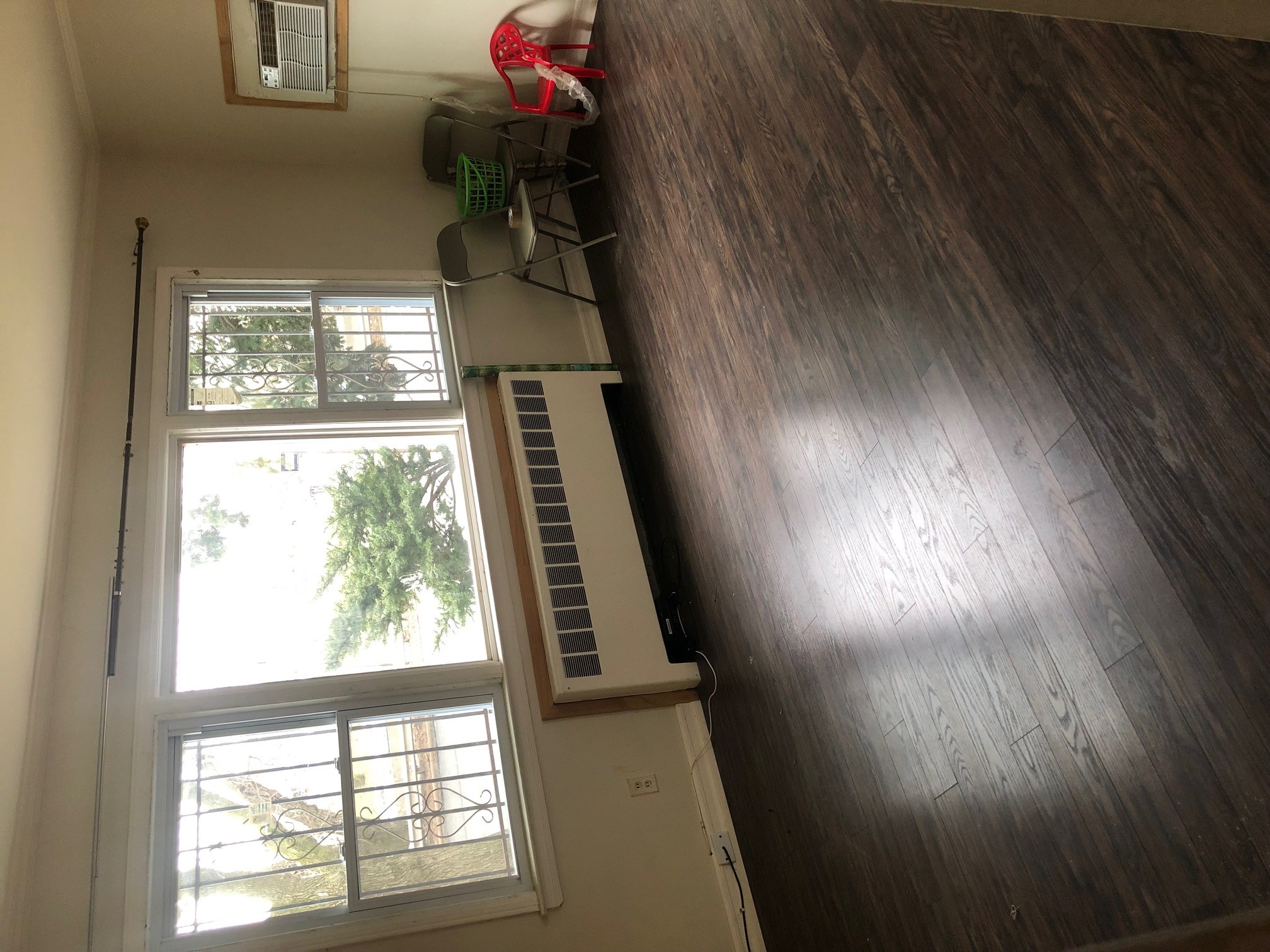Large 2 Bedroom Apartment In Bellerose