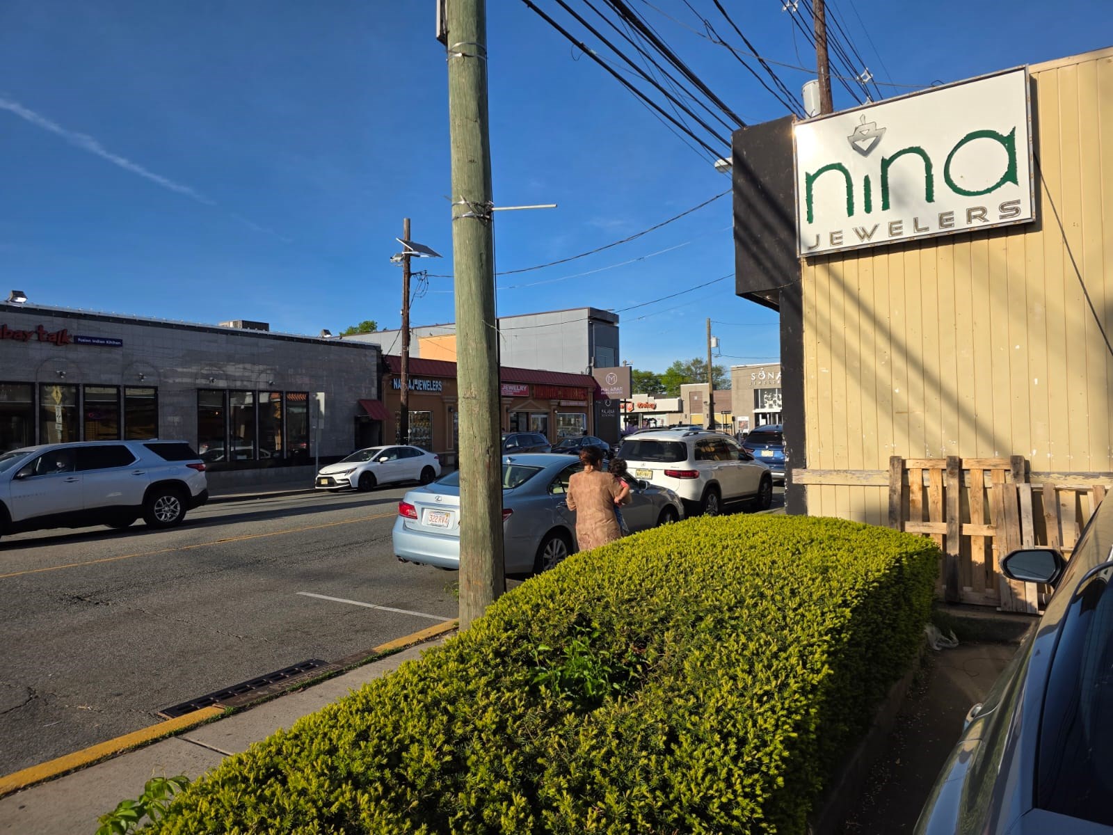 Unlock Oaktree Rd's Affluent Market – Premier Retail Opportunity!