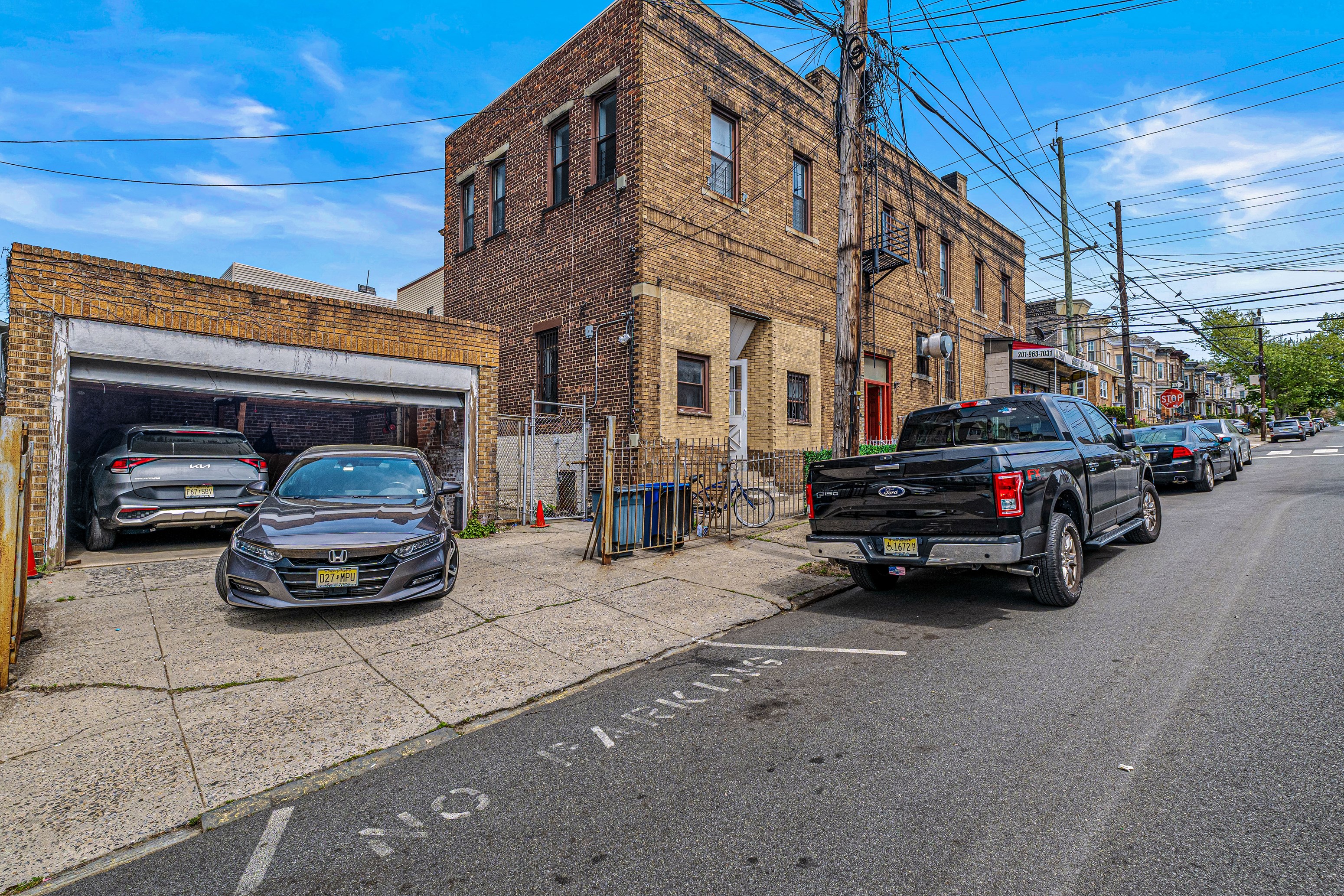 2 Bed 1 Bath Highly Desirable Location