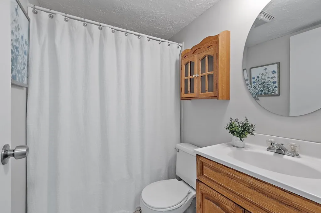 Spacious Bright Cozy Condo For Rent