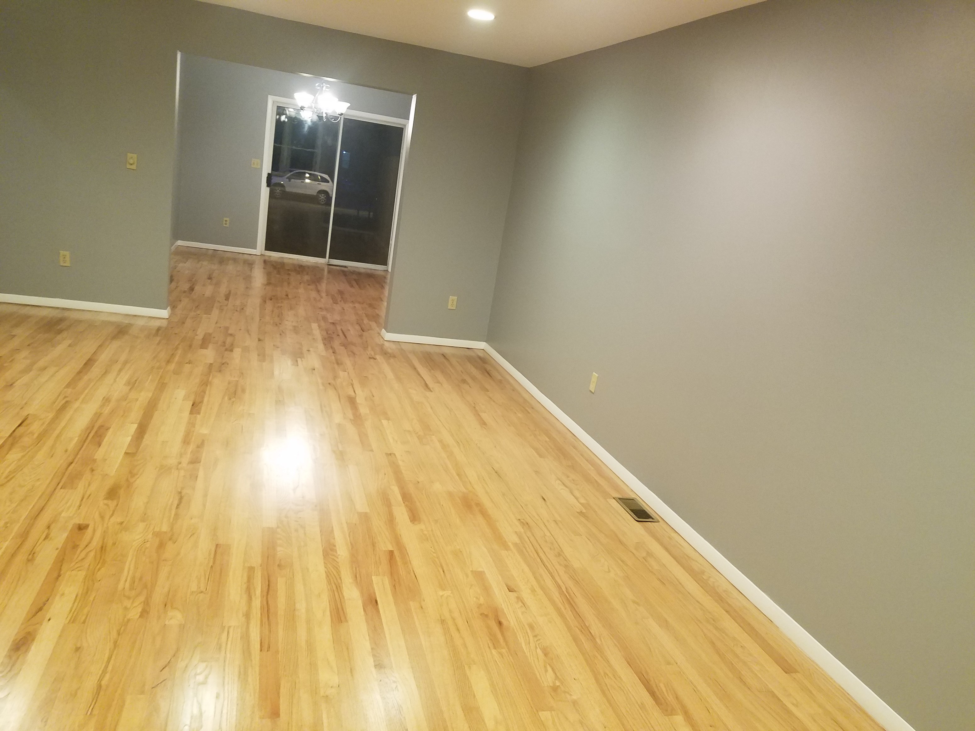 Gorgeous Townhome 3 Bedroom, 2.5 Bath (Walking Dist From Edison Train Station)