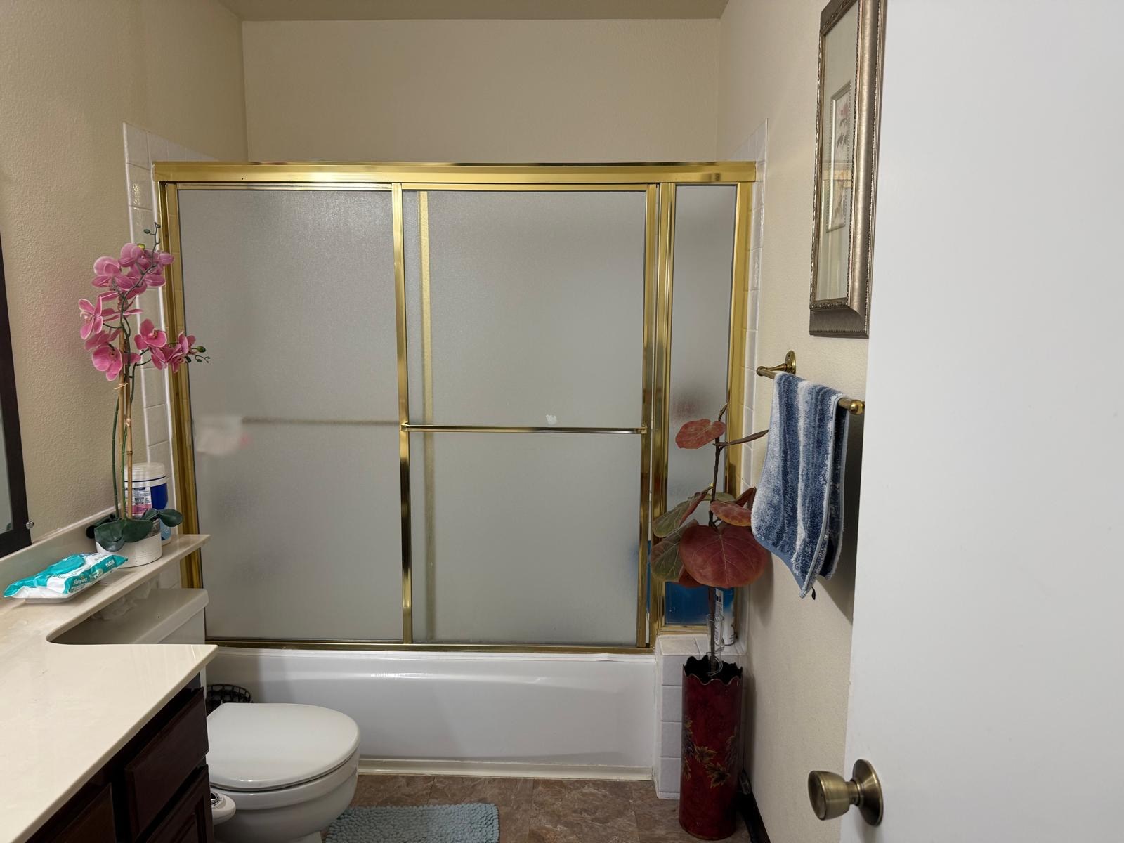Spacious 3 Bedroom Condo For Rent In Prime Bay Area Location