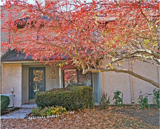 East-side Entrance, 4BR/3BA Townhouse, Plainsboro, New Jersey. Close To Swaminarayan Akshardham.