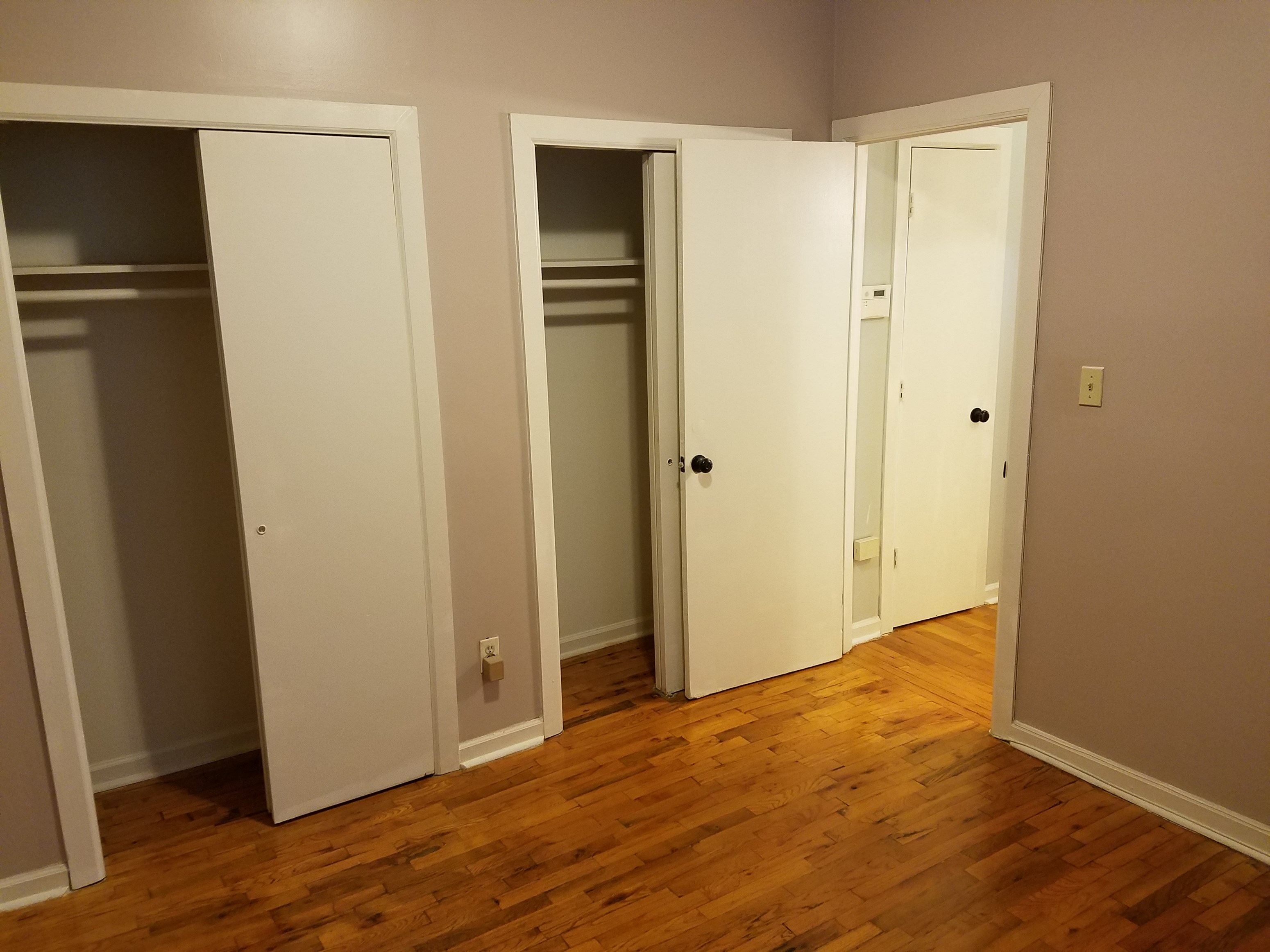 Very Decent 2 BHK Apartment Near Journal Square PATH And India Square. **No Broker Fees**