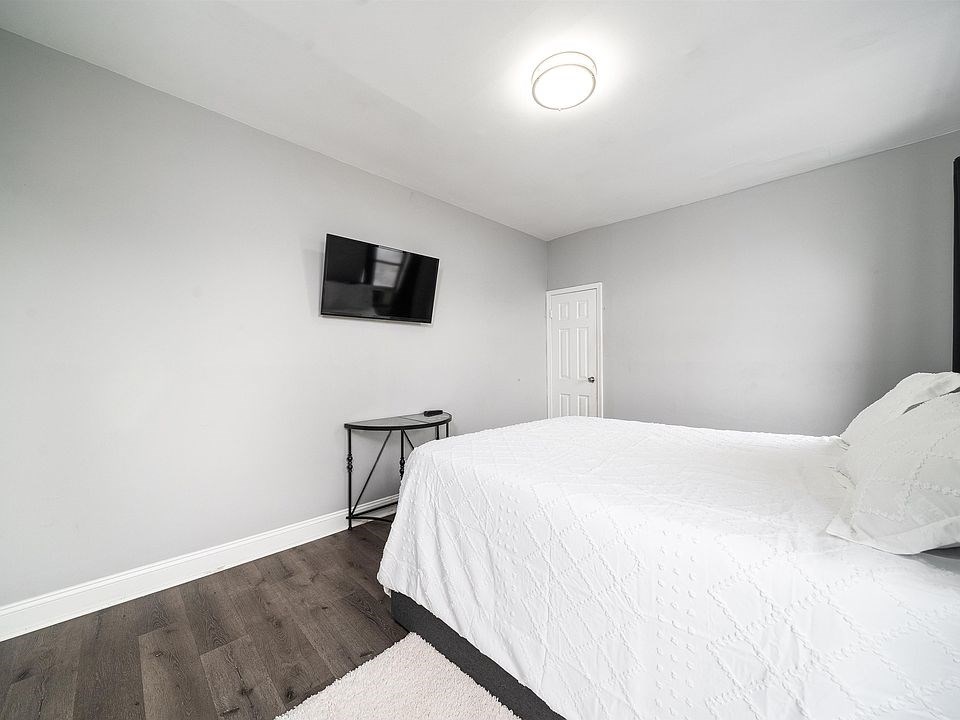 Beautiful1 Bedroom Condo Available For Rent