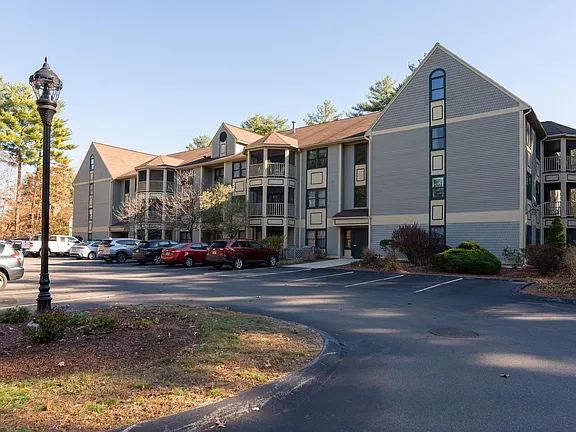 2Bedroom 2Bath Condominium In 3 Bartemus Trail, Nashua, NH 03063 Available For Rent