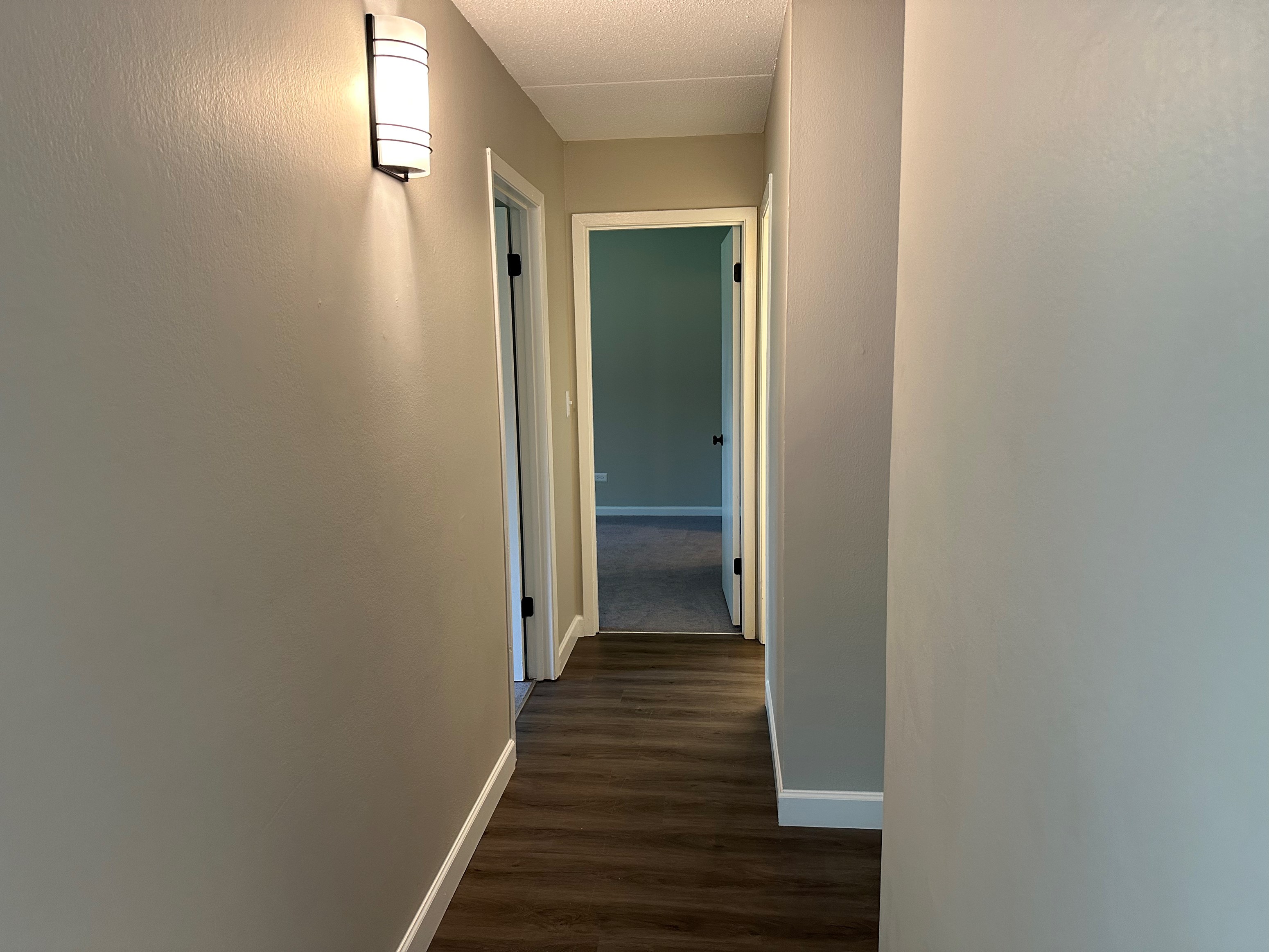 Accomodation Available In A Spacious 2 Bed/ 2 Bath Renovated Apartment