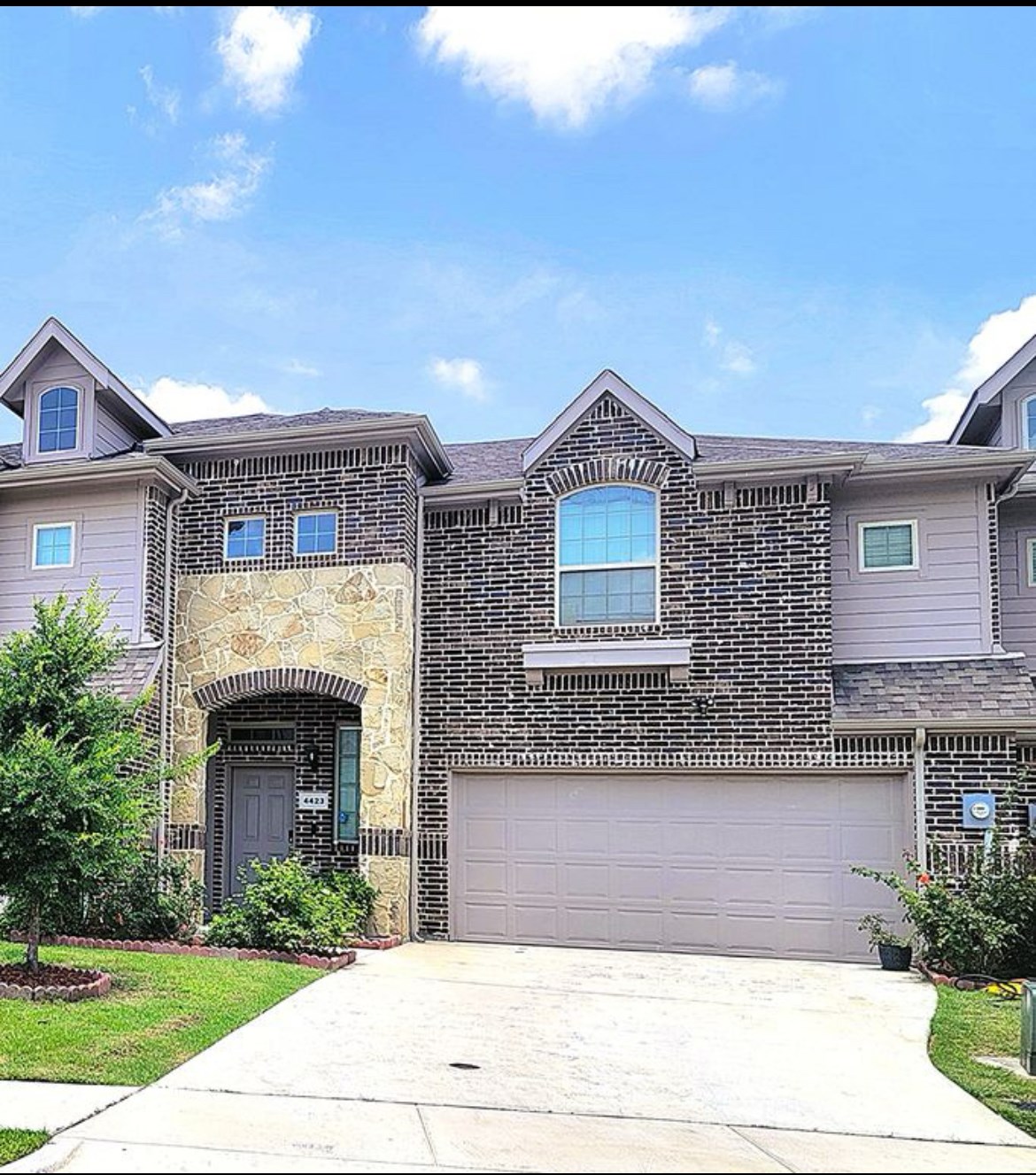 Town House For Rent
