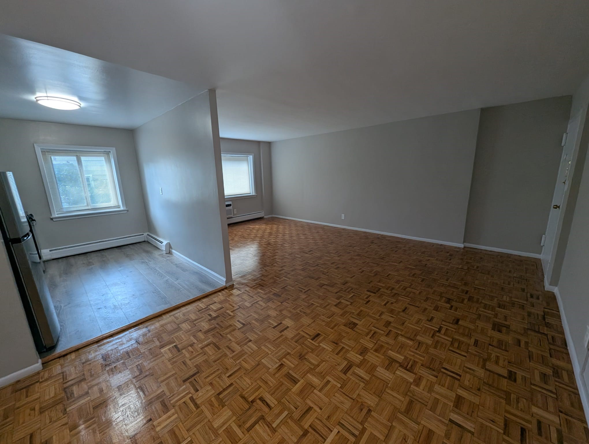 Large Renovated 2 Bedroom In Elevator Building - No Realtor Fee