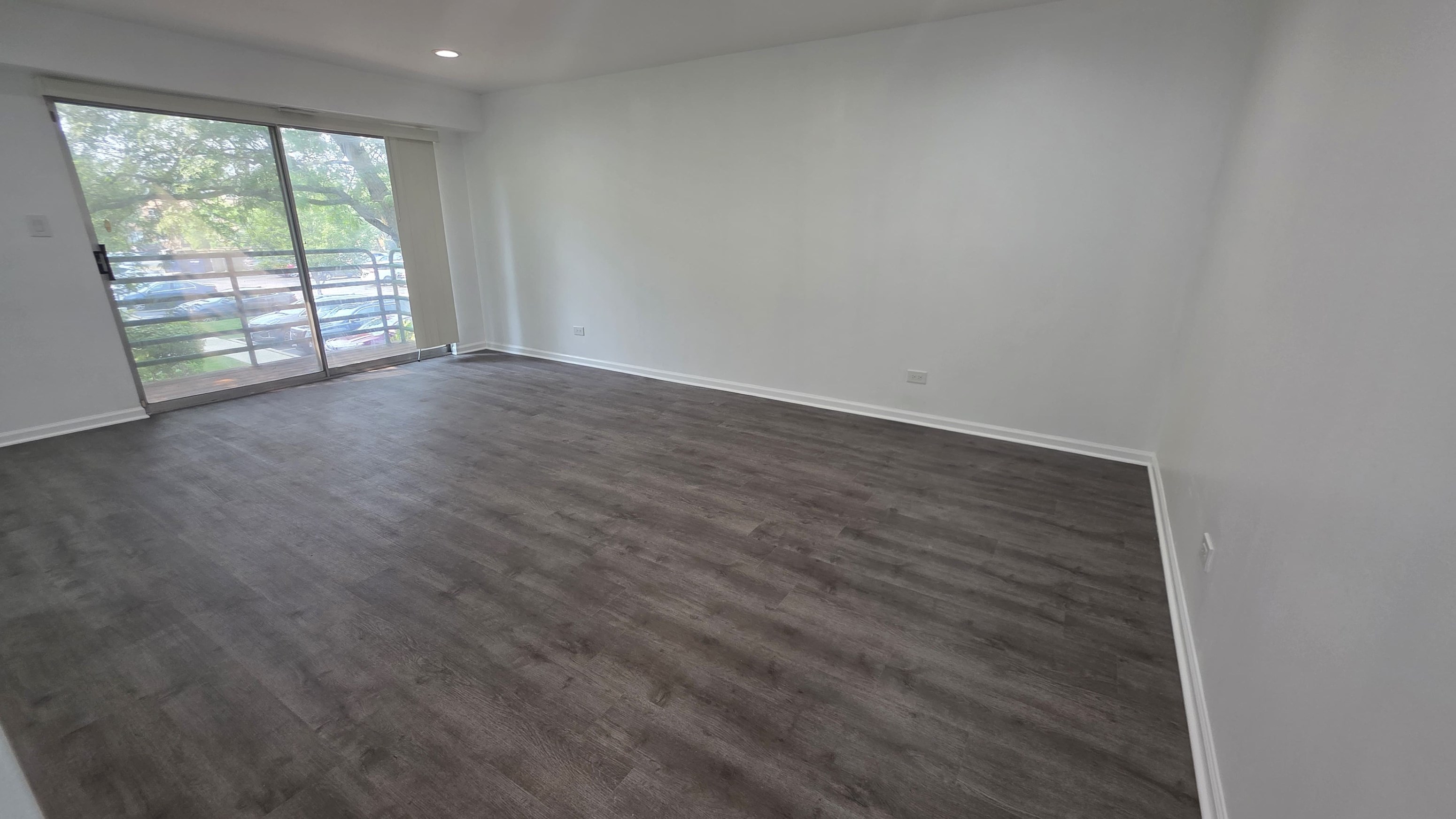 Modern 2-Bed Condo – Prime Spot & Excellent Schools