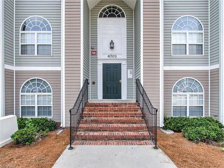 2bed 2bath Spacious Condo Available For Rent