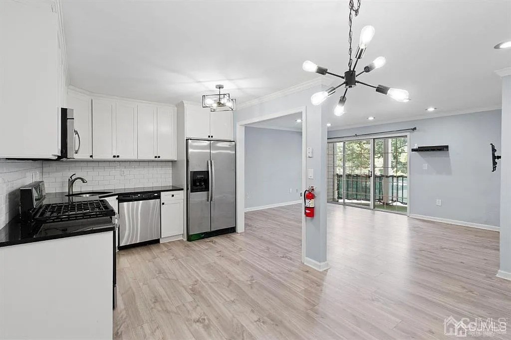 Live In Comfort & Convenience – 2BR/2BA Condo At Governor’s Pointe On US-1