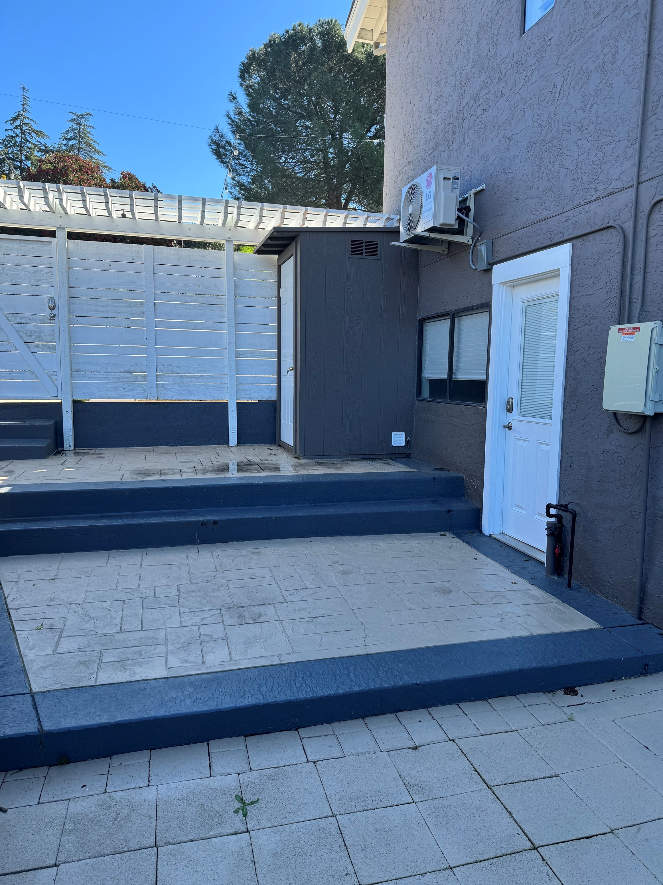 1-Bedroom Private Suite With Kitchen, Bath & Private Entrance