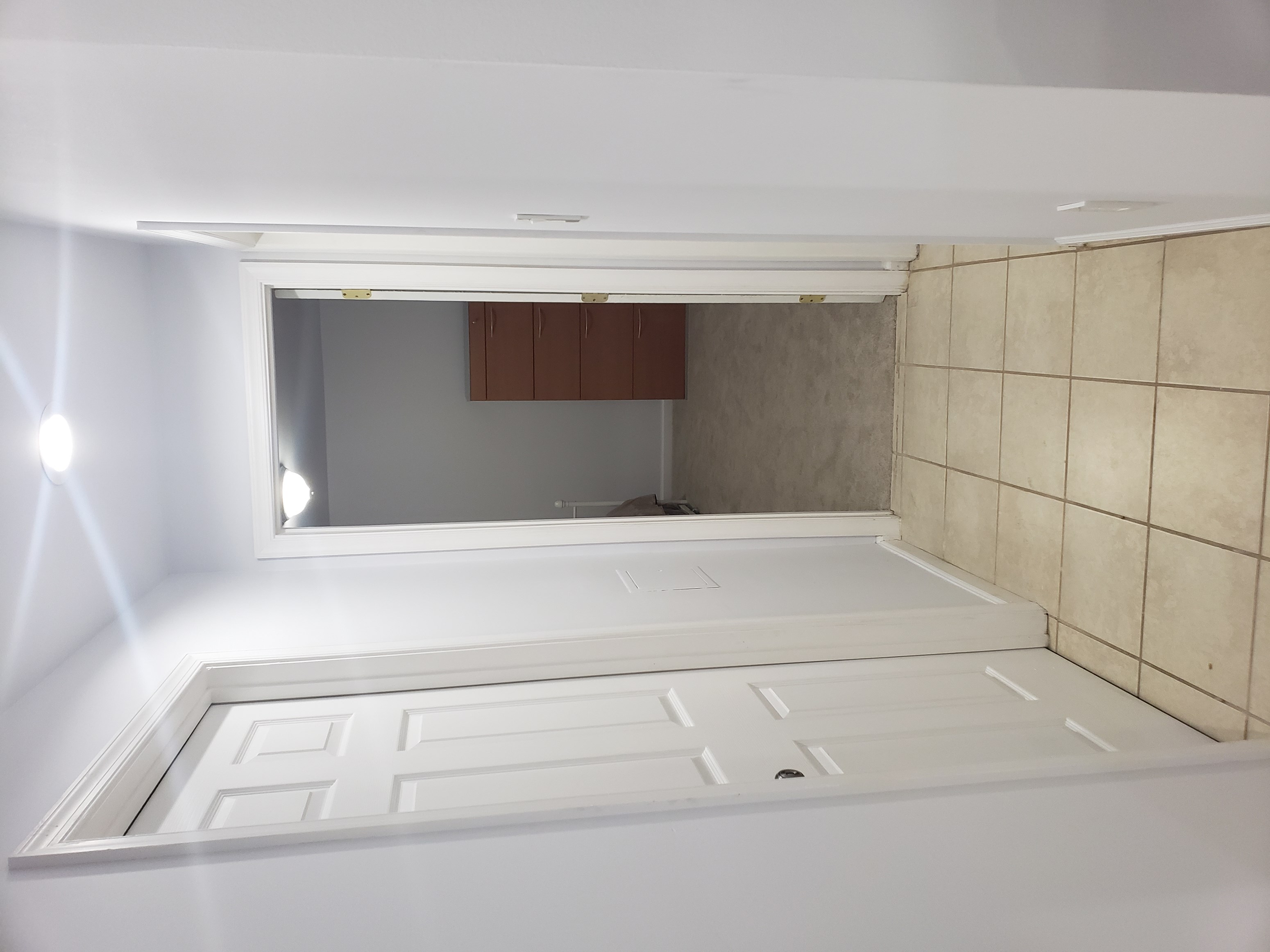 Cozy Private Basement Suite 2 Bed, 2 Bath, In-unit Washer Dryer, Utilities Included