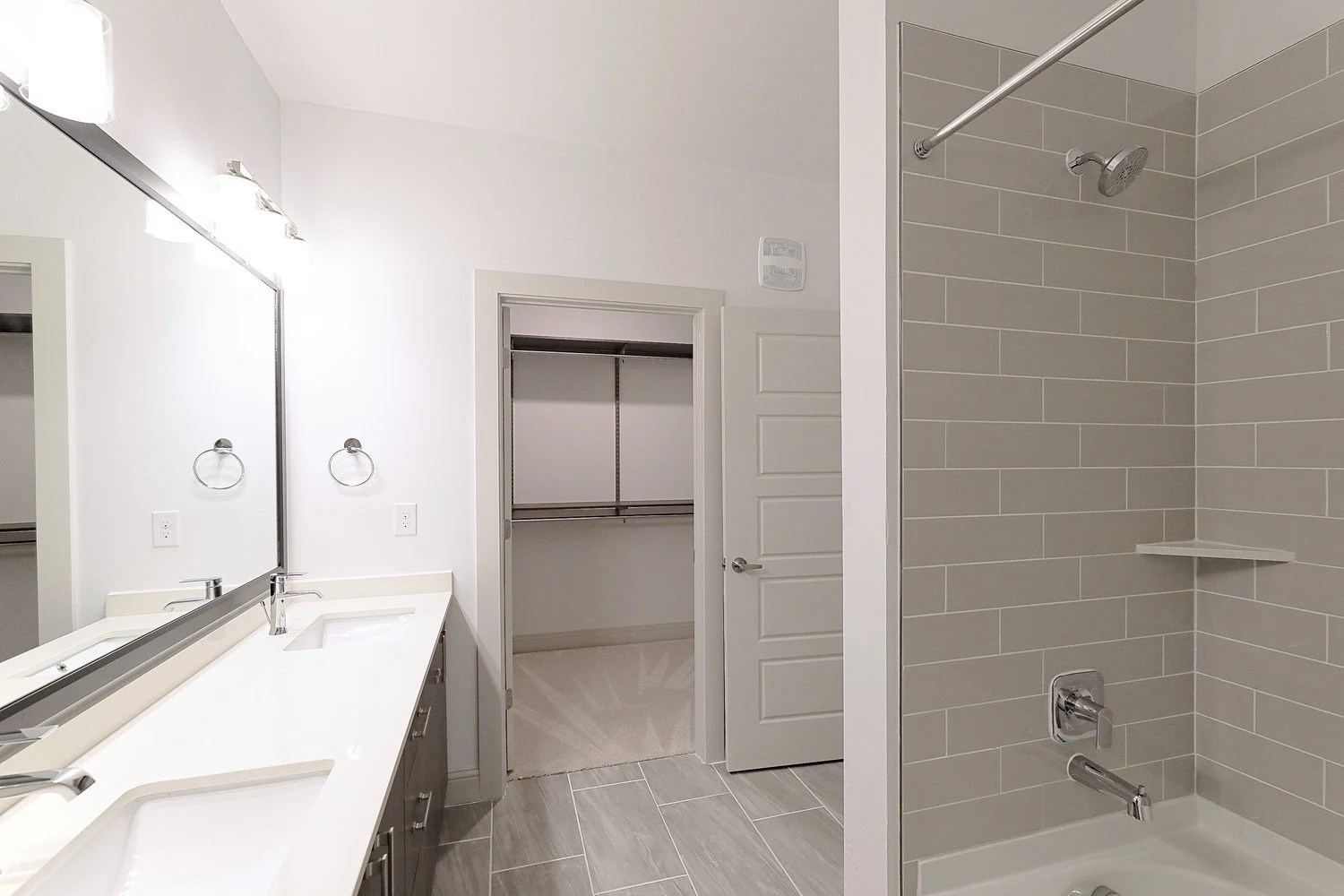 Subleasing Or Lease Takeover A Fantastic Fully Furnished 2Bed 2Bath In Heart Of Frisco Downtown! Moving Out Of Country!