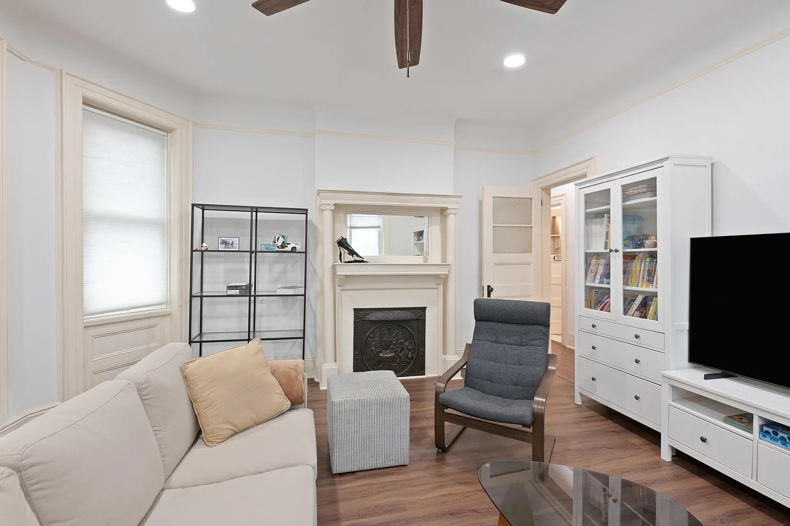3 Bed 2 Bath Available