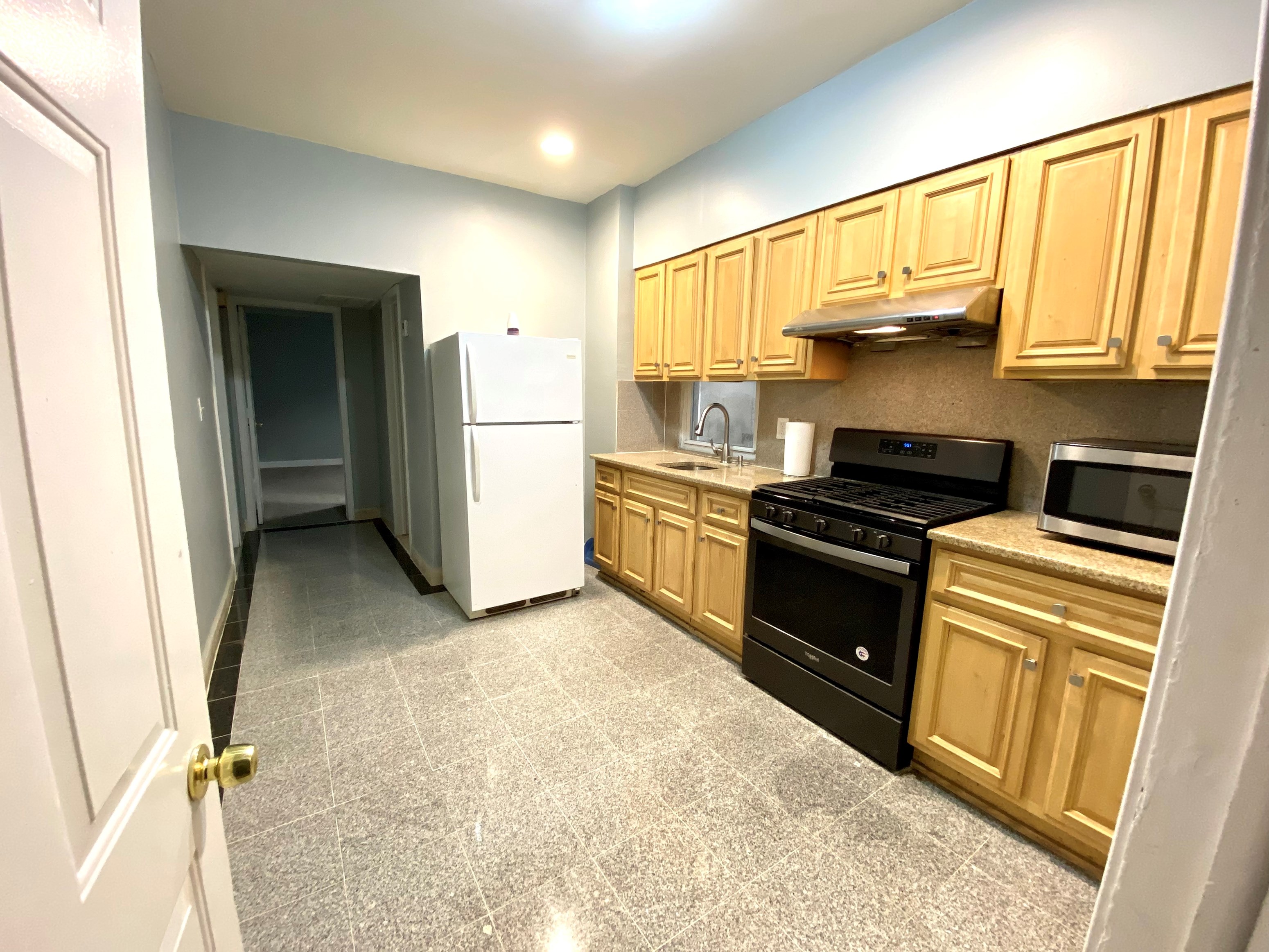 Renovated 2BR Apartment | 5 Min Walk To JSQ Train | No Broker Fee