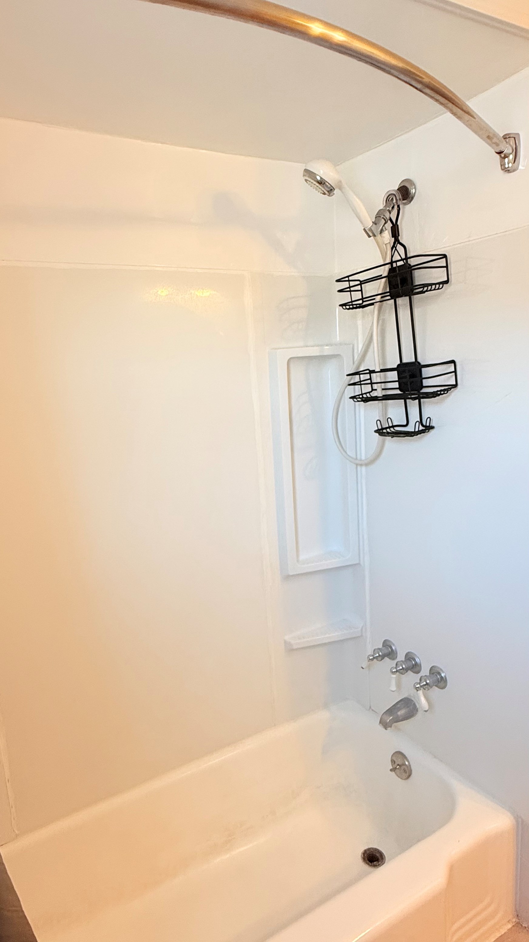 1 Bed, 1 Bath Updated Condo For Rent