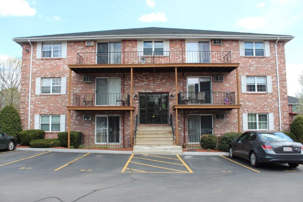 A Commuter's Dream - Spacious 2BR/1BA Apartment Available