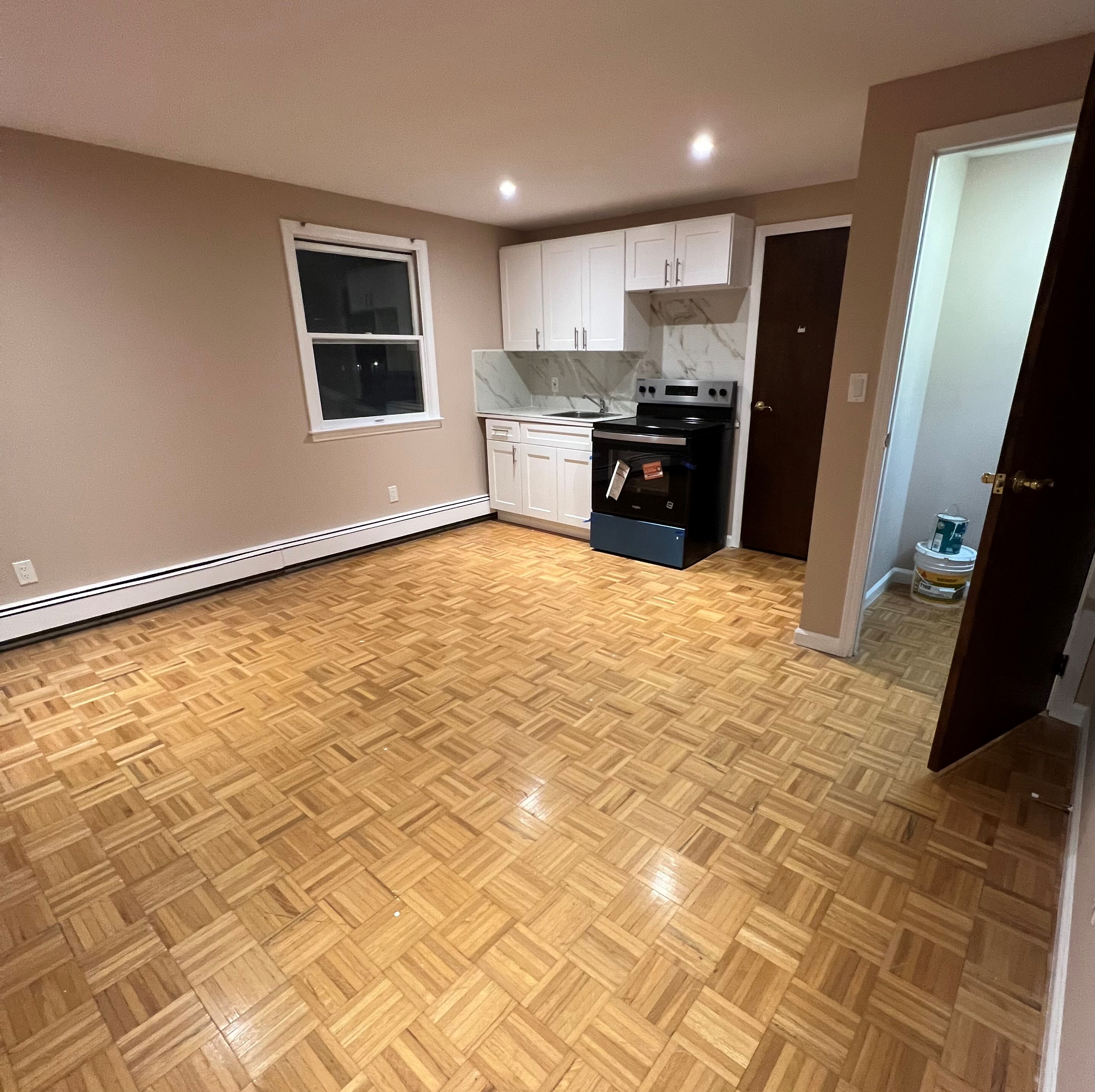 One Bedroom,Living, Kitchen & Full Bath Including Utilities
