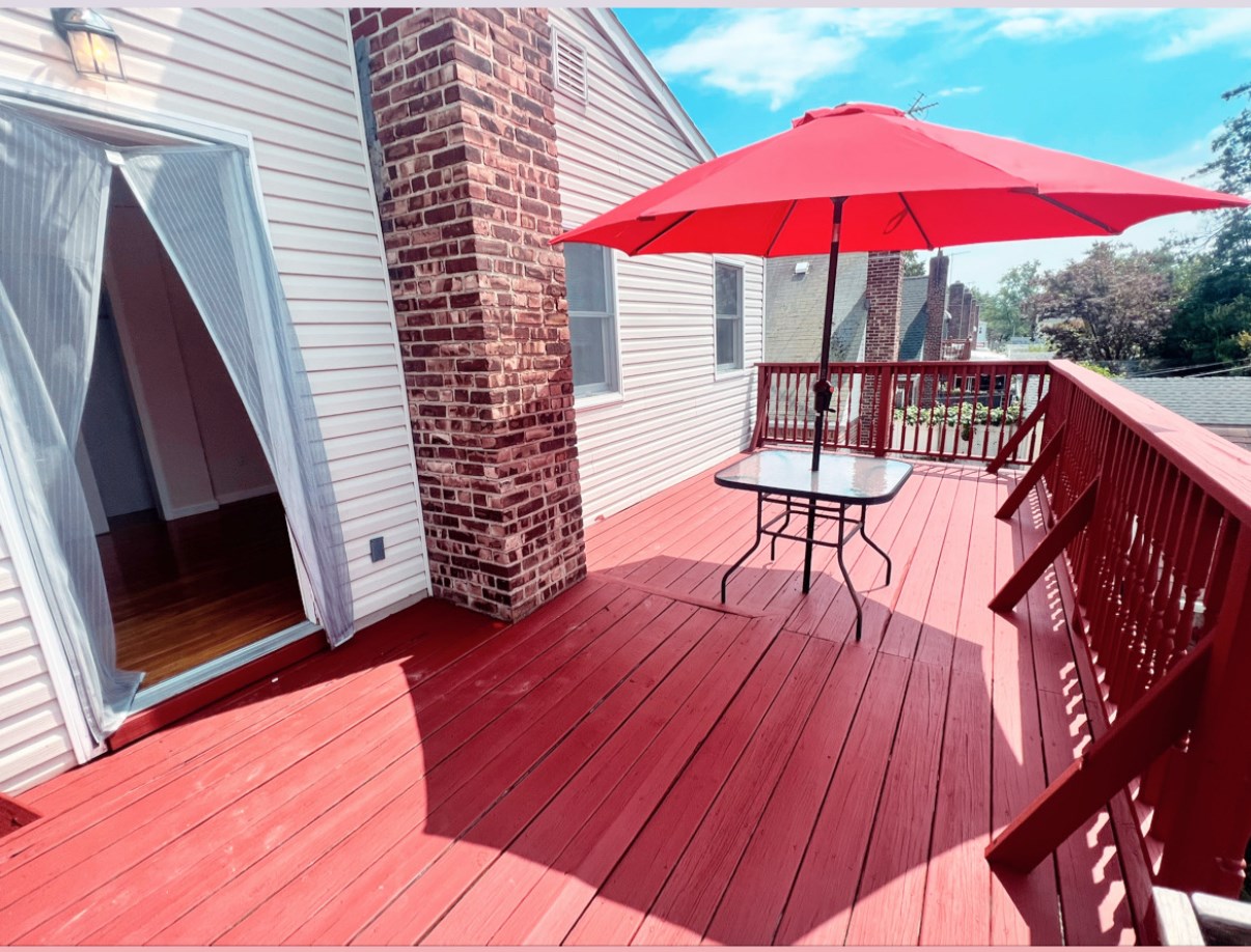 Spacious Newly Renovated  2nd Floor Apartment Of A Private House, Located In A Quiet Neighborhood Of Bellerose