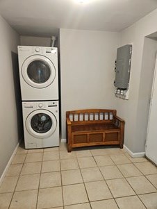 2 Bed 2 Bath Private Basement Suite , Utilities Included, In-unit Washer Dryer, Full Kitchen.