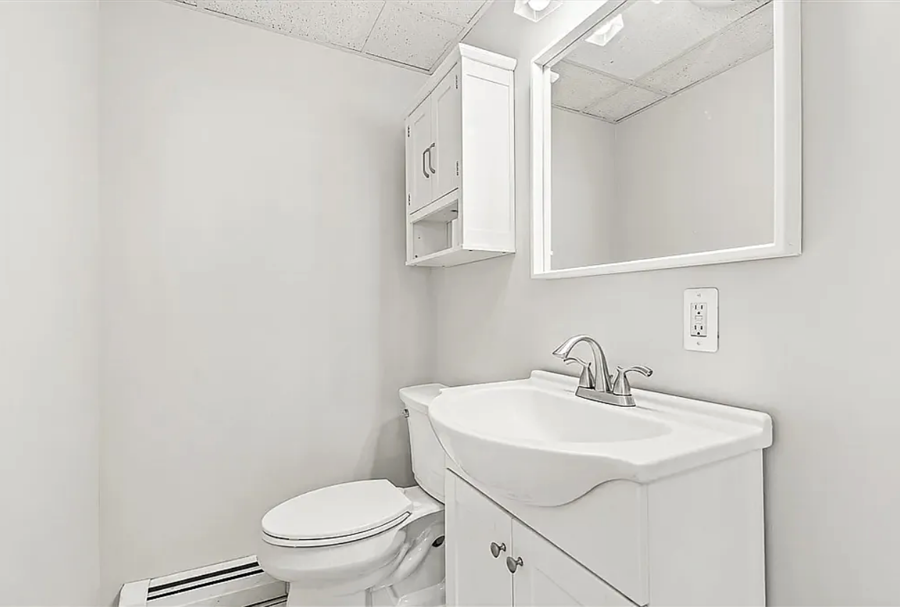 2 BR, 1.5 Bath Townhouse For Rent  - Lowell Ma  : $2500