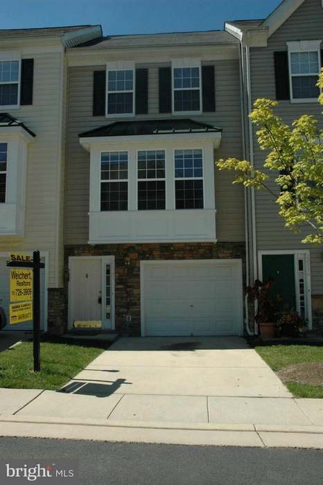 Beautiful Town Home For Long Term Lease