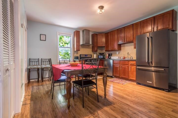 5BR 2Bath Fully Furnished Newly Renowated