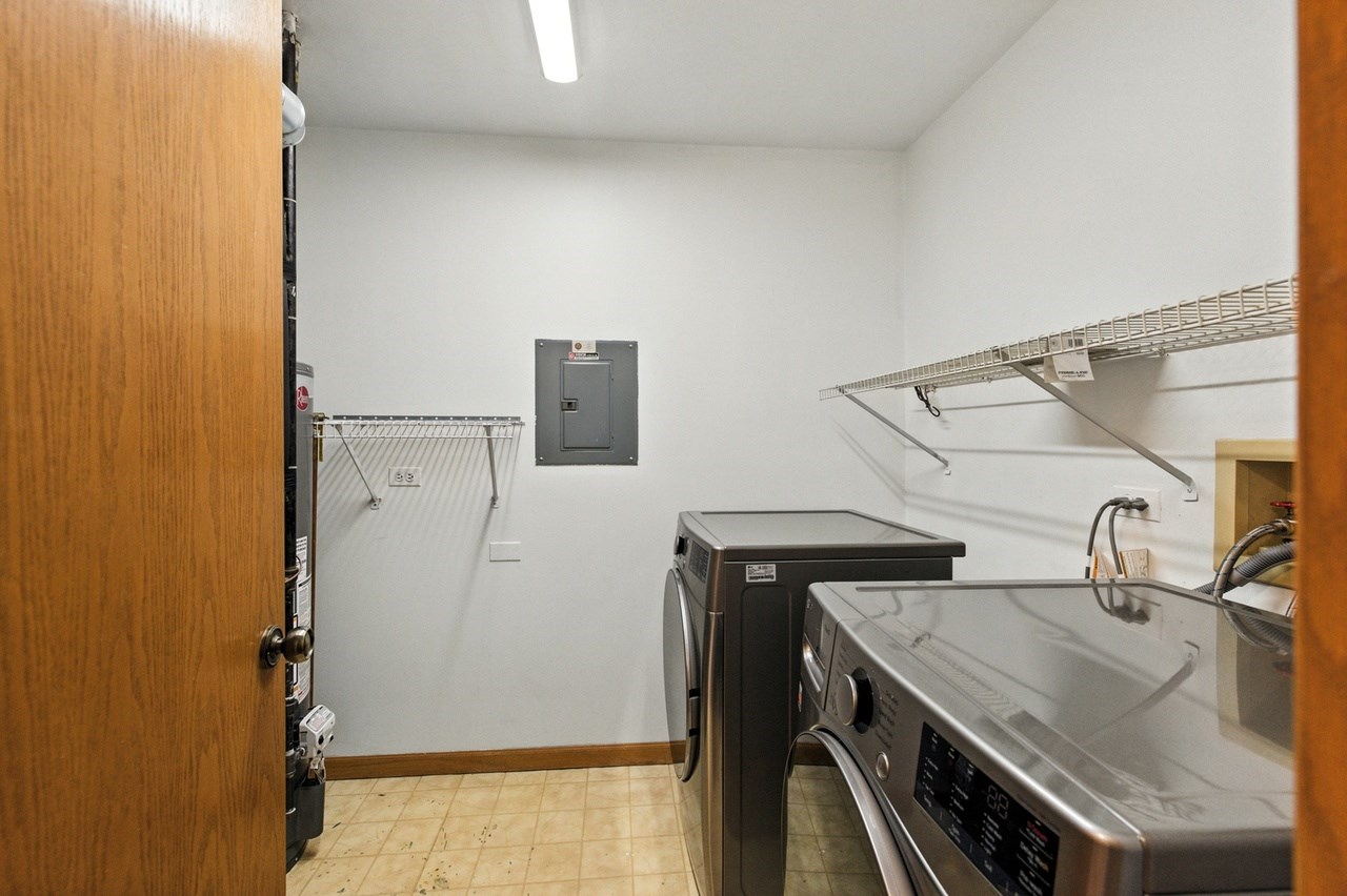 2 Bed 2 Bath One Car Garage